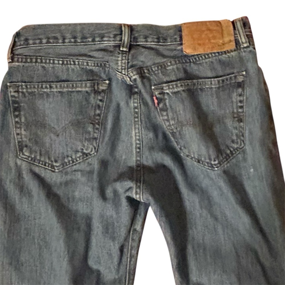Levi's and Wrangler Relaxed Fit Blue Jeans for Men - Picture 4 of 11